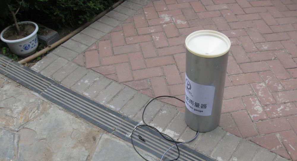 电控量筒式数字智能雨量器